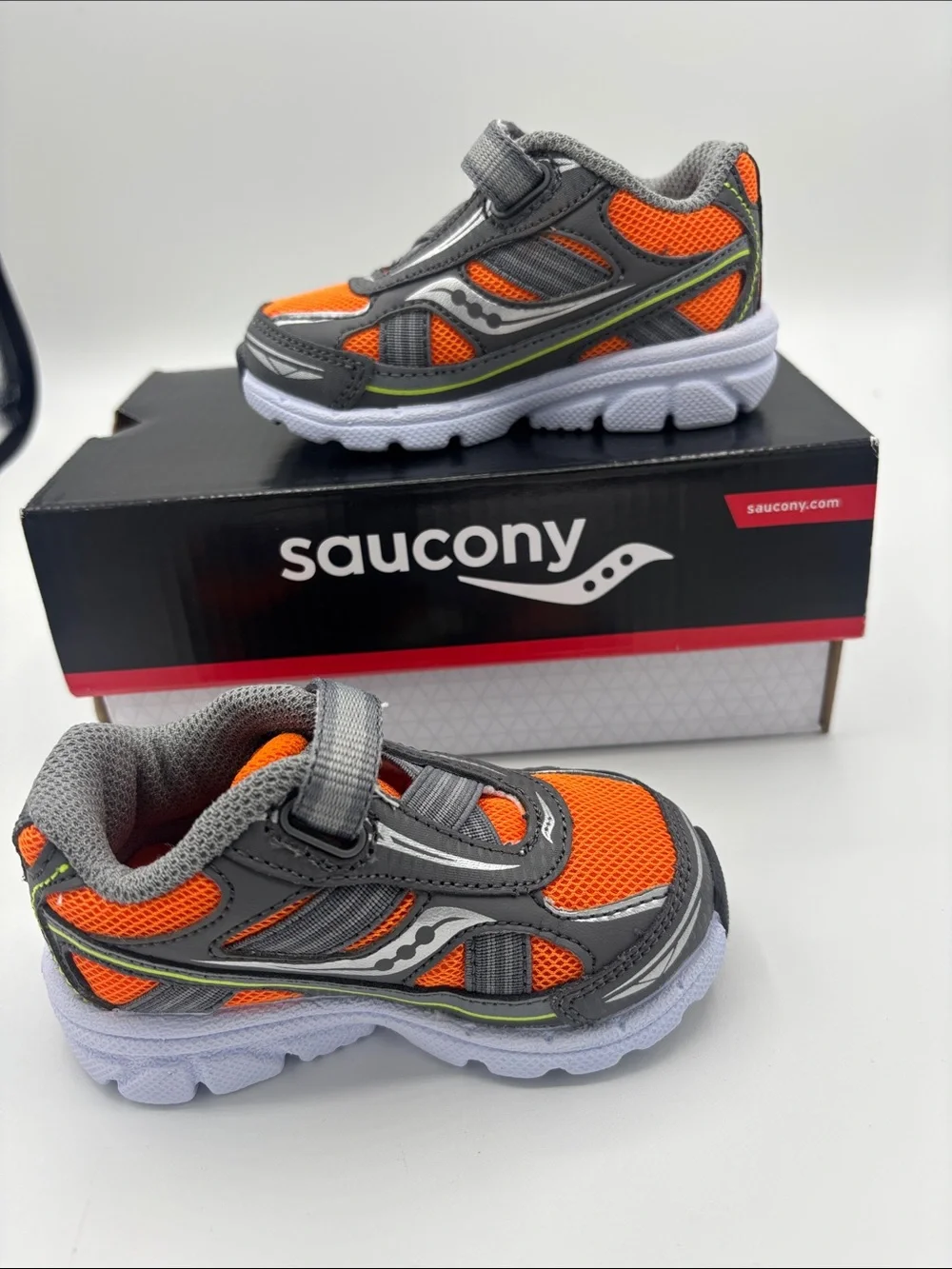 Saucony Kids Ride Size 4XW Boys sneaker